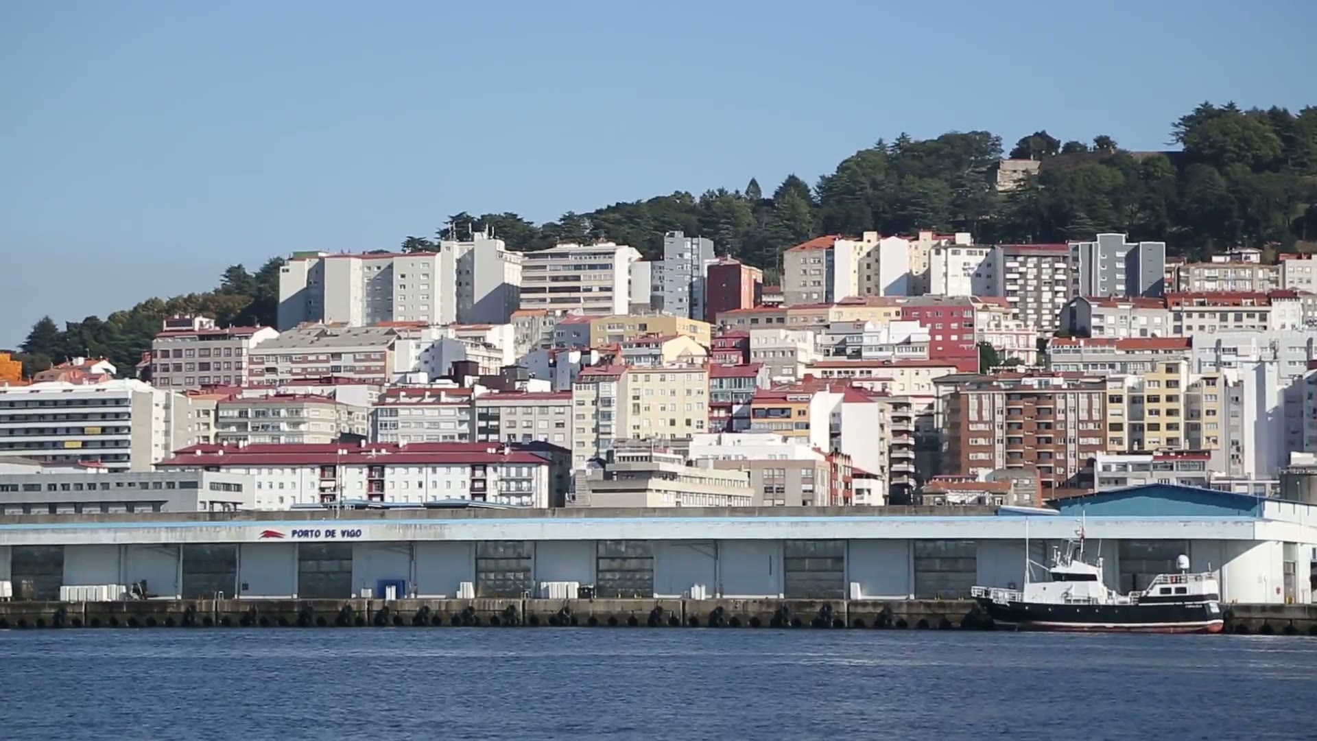 Vista del puerto y la ría